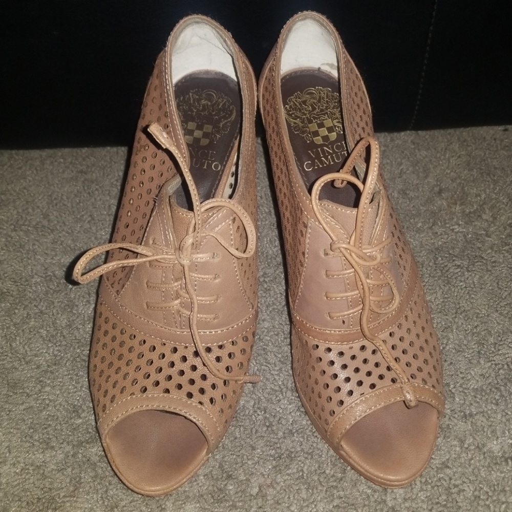 Vince Camuto nude heels